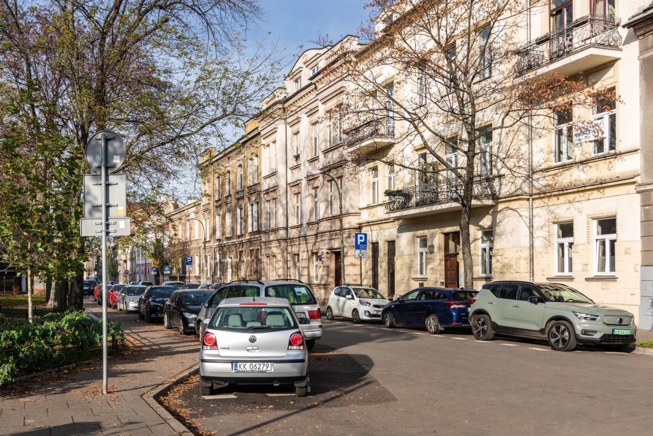 Dwupoziomowy Apartament Na Starym Podgorzu - By Upstairs Krasków Εξωτερικό φωτογραφία